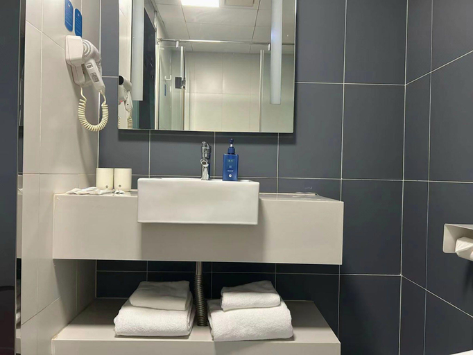 Bathroom 4, Hanting Hotel Xingtai Shoujing Bei Road, Xingtai