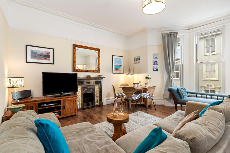 3, Sherbourne House - Seaside Apartment, Pembrokeshire