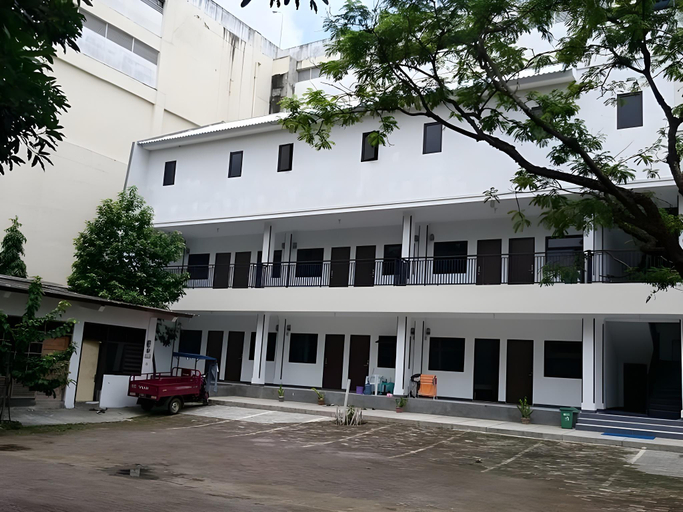 Exterior & Views 3, Penginapan Surya, Serang
