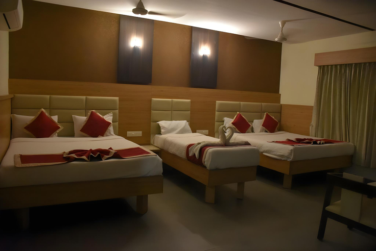 Bedroom 2, Hotel Golden Sand, Nagappattinam