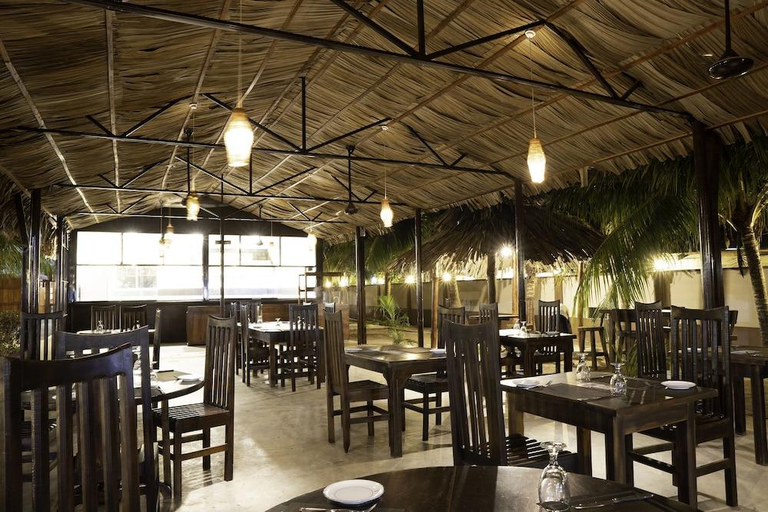 Food & Drinks 4, Sunrise Cabanas, Pothuvil