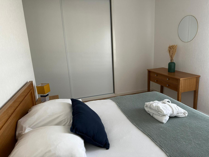 Bedroom, Domitys Le Chant des Lavandieres, Eure-et-Loir