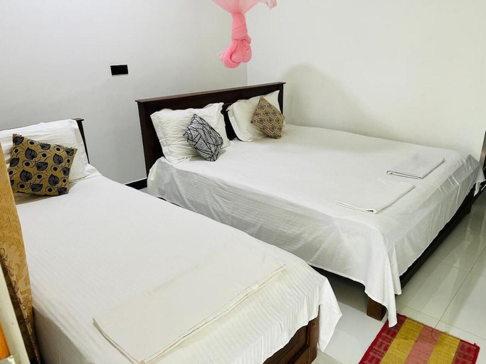 Bedroom 2, Sea Zone Hotel Nilaveli, Kuchchaveli