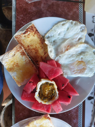 Food & Drinks 5, Hostal Bullshark, Altagracia