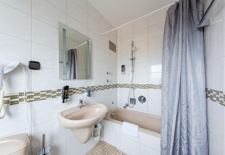 Bathroom 4, Hotel Klein Frankfurt, Frankfurt am Main