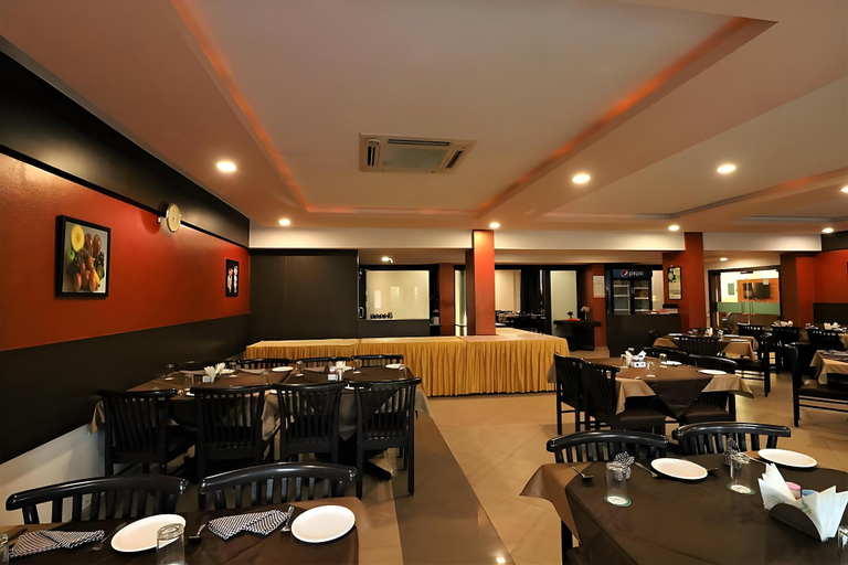 Food & Drinks 4, Goverdhan Greens, Devbhumi Dwarka