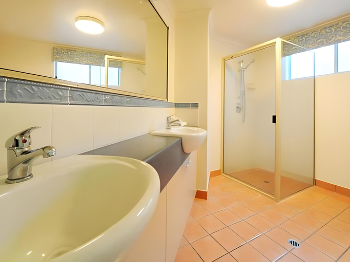 Bathroom 4, at Boathaven Bay Holiday Apartments, Whitsunday