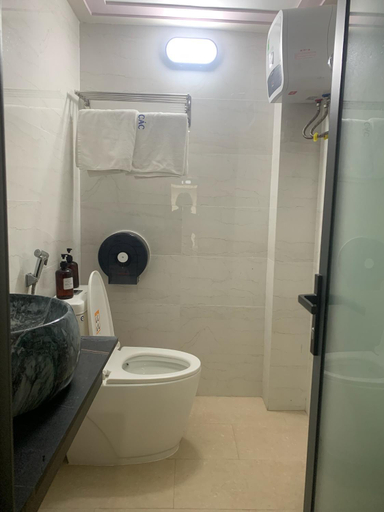 Bathroom 5, Thien Cac Hotel, Qui Nhơn