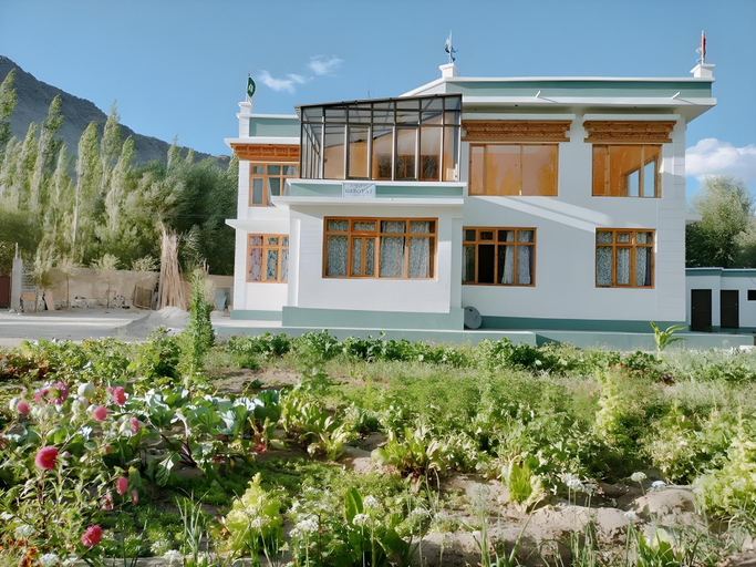 Exterior & Views 1, Tsabgyat Homestay, Leh