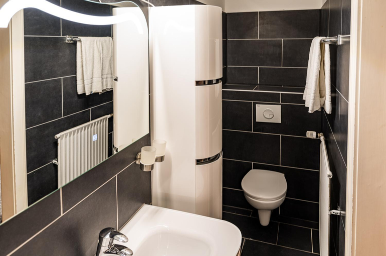 Bathroom 3, Hotel Stadtschanke, Heidekreis