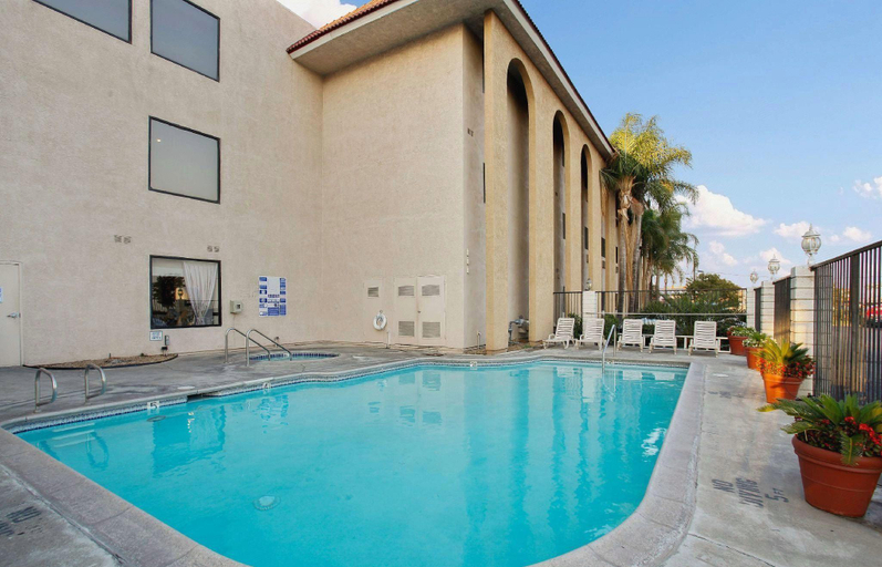 Sport & Beauty, Extended Studio Hotel Ontario, San Bernardino