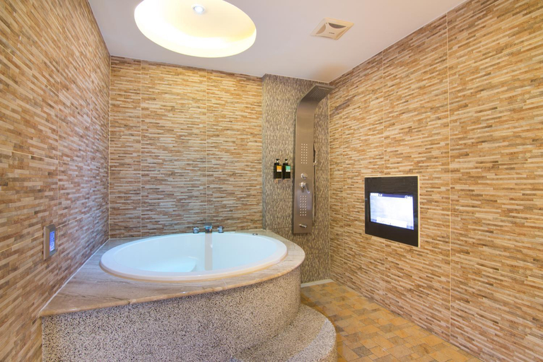 Bathroom 4, Shihu Motel, Changhua