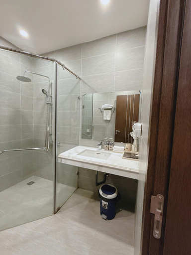 Bathroom 5, Queen Hotel Hoang Gia, Thái Nguyên