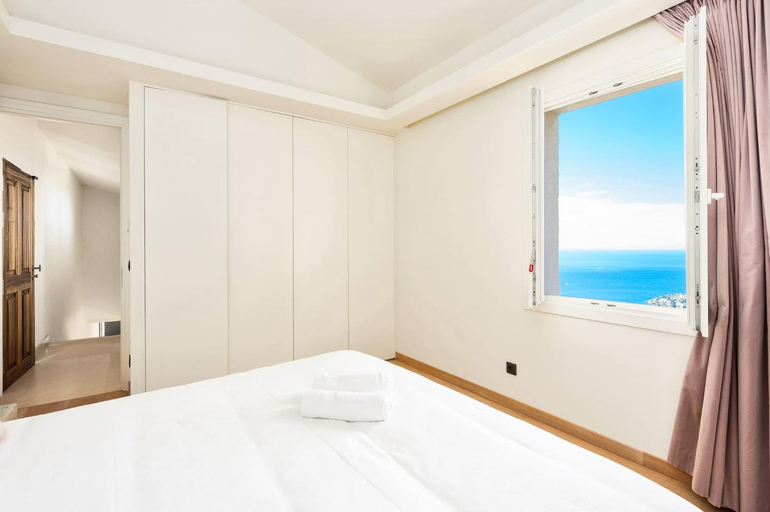 Others 4, L Oasis Moderne piscine vue mer, Alpes-Maritimes
