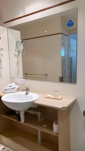 Bathroom 4, Tiki Hotel Surfers Paradise, Gold Coast