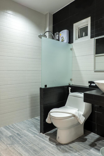 Bathroom 4, PaiAparthotel, Pai