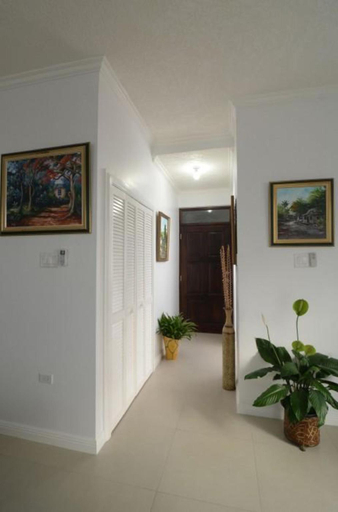 Others 5, Kingsway New Kingston Guest Apartment II