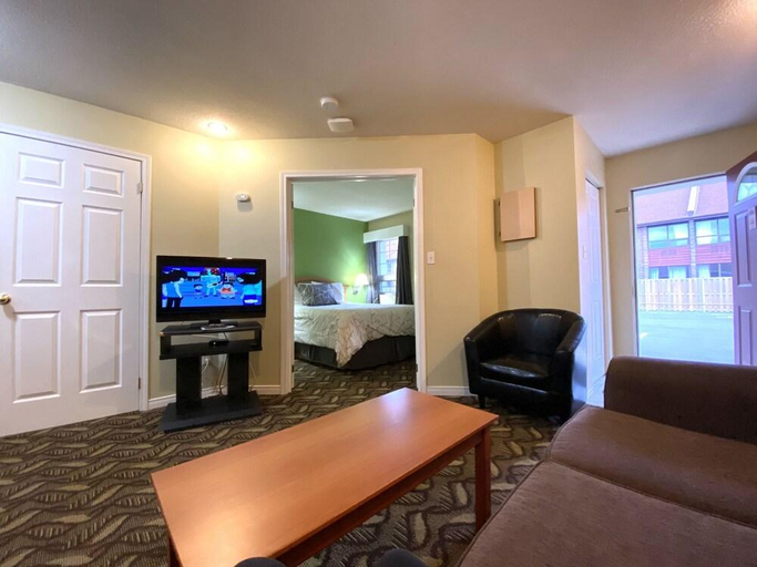 Others 5, Lakeshore Suites, Nipissing