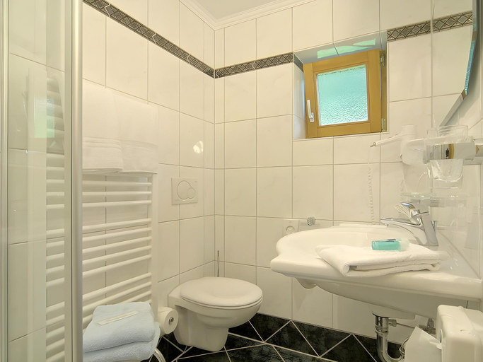 Bathroom 4, Aktiv und Wellnesshotel Reissenlehen, Berchtesgadener Land