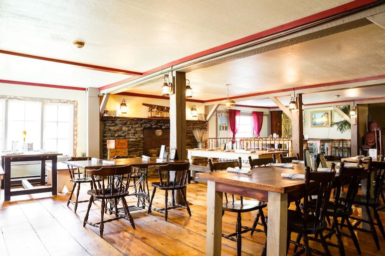 Food & Drinks 3, Clear River Inn and Tavern, Rutland