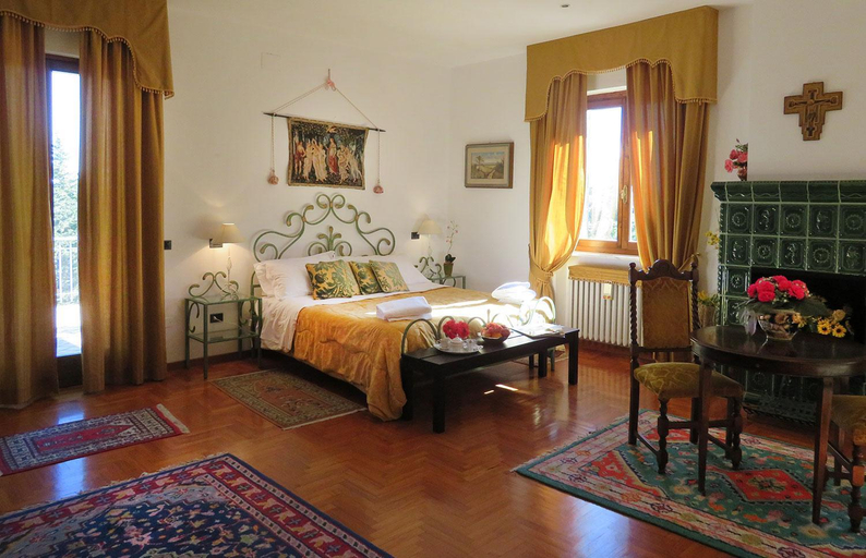 Bedroom 3, Villa Sant'Uberto Country Inn, Siena