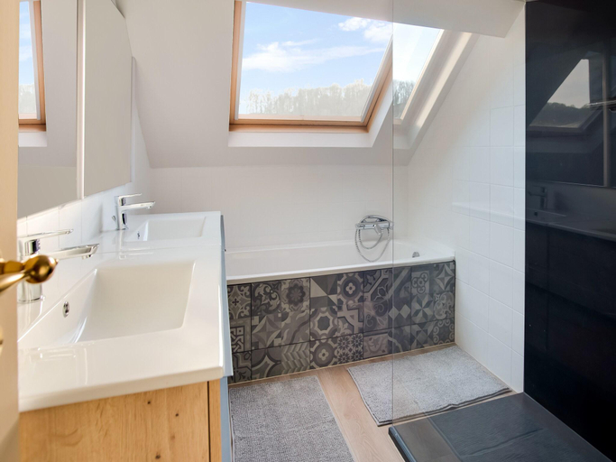 Bathroom 4, Luxury Pool Villa in Sosoye, Namur