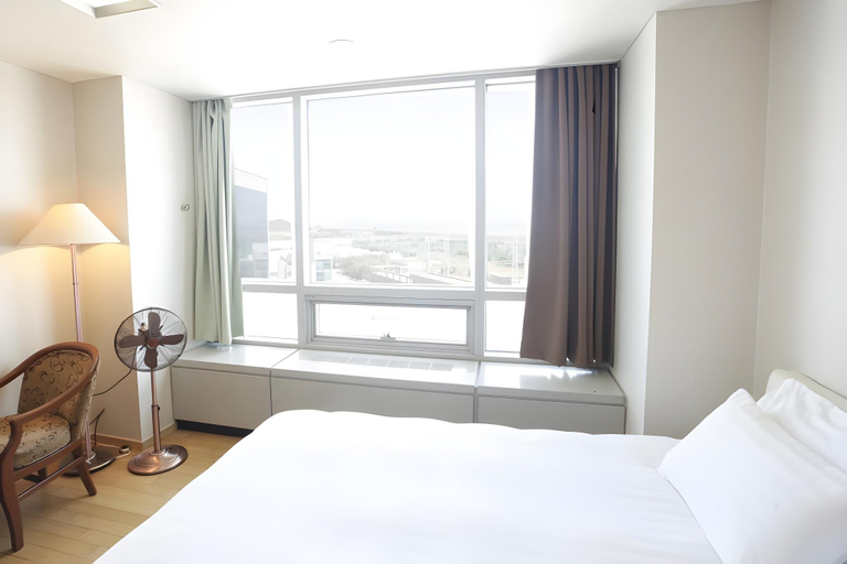Bedroom 3, Good Day Airtel, Jung