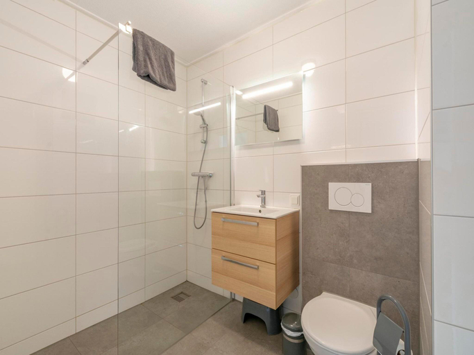 Bathroom, Beach Lodge in Callantsoog Near Dunes, Zijpe
