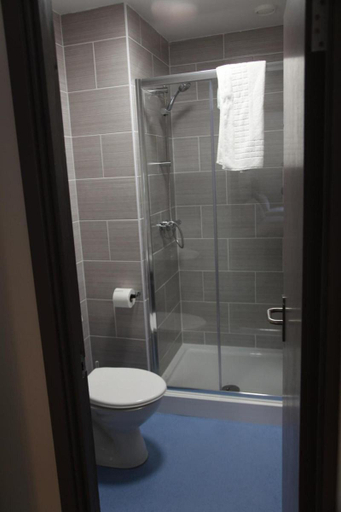 Bathroom 3, Liberal House Tamworth, Staffordshire