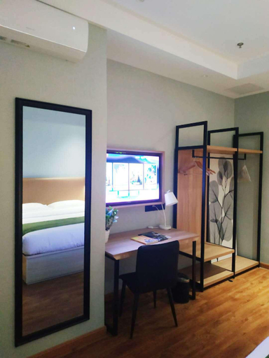 Bedroom 2, GreenTree Inn Express Suzhou Luzhi Ancient Town Scenic Area Xiaoshi Road, Suzhou