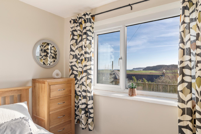 3, Gorse Cottage - Sea Views, Village Centre, Pembrokeshire