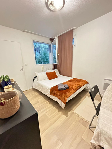 Bedroom 2, Cozy studio in la Defense, Hauts-de-Seine