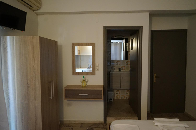 Bathroom 5, ROMANTZA apartments, Crete