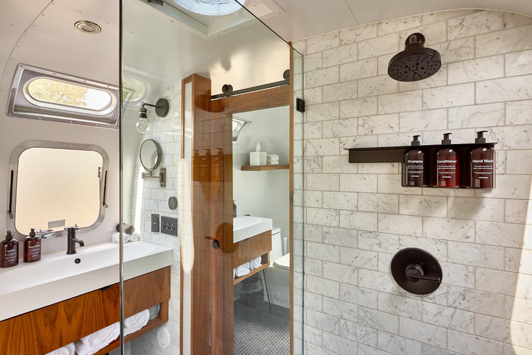 Bathroom 5, AutoCamp Zion, Washington