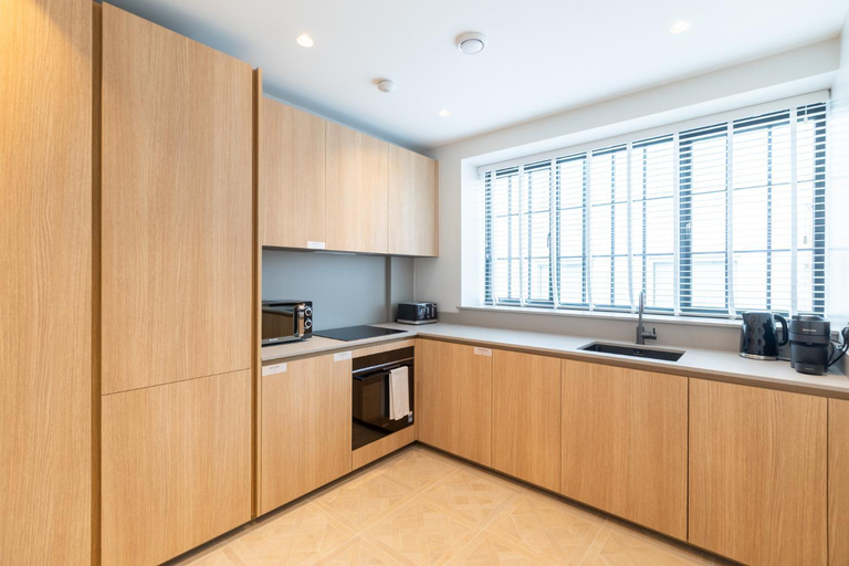 4, Kula London Bridge, London