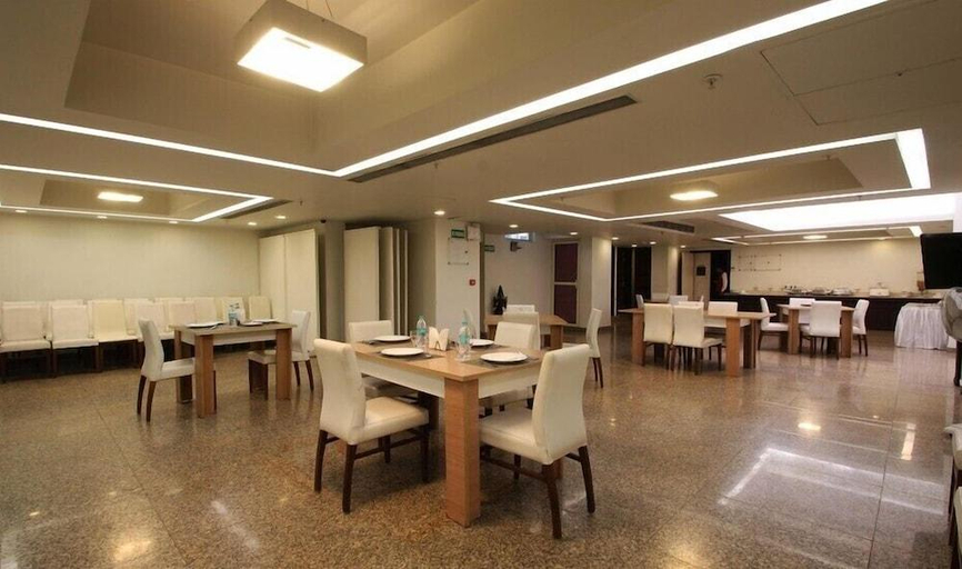 Food & Drinks 5, Hotel Ivory 32, Delhi