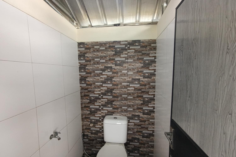Bathroom 3, Mamifokobo Hotel & Glamping, Cianjur
