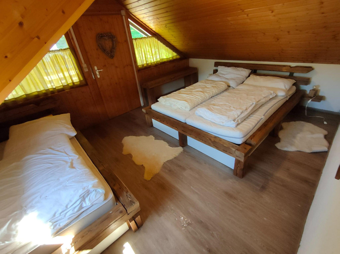 Bedroom 2, Ferienhaus Am Hermannsberg, Oberschonau, Schmalkalden-Meiningen