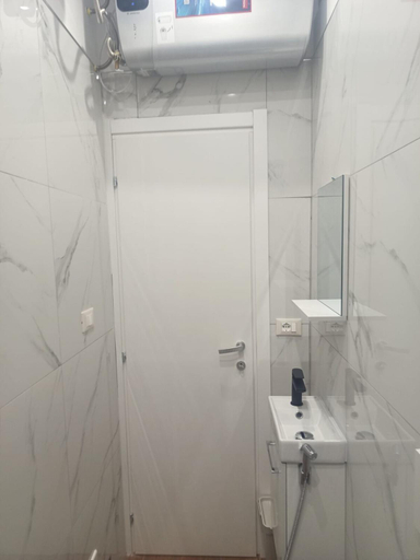 Bathroom 2, Camera Appartamento Terminal Traghetti, Genova