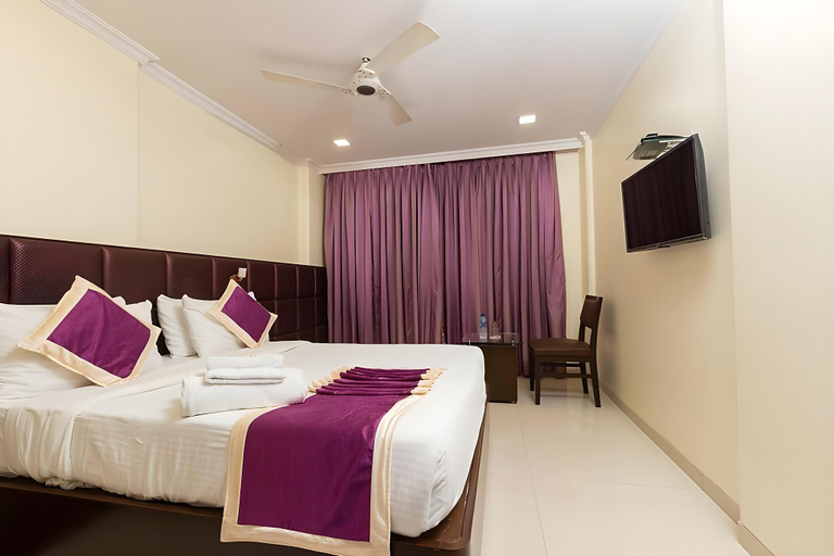 Bedroom 3, The Ontime Hotel, Mumbai Suburban