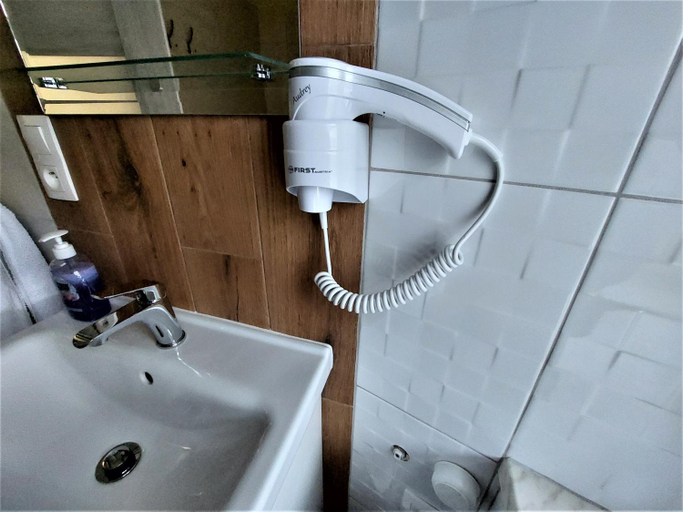 Bathroom 2, Maja Pokoje z Widokiem+++, Lwówek Śląski