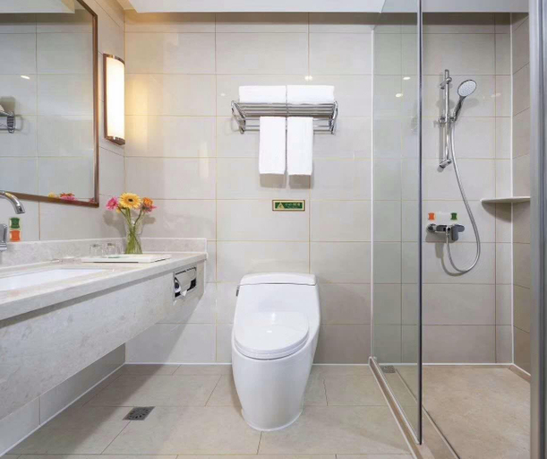 Bathroom 3, Vienna Hotel Shaanxi Hanzhong Central Square High-Speed Railway Station, Hanzhong
