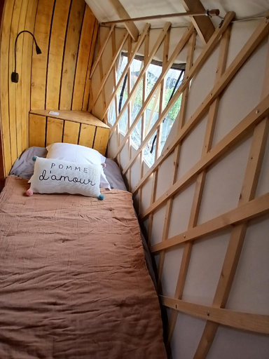 Bedroom 4, Yourte Terracotta Les Belles Ouvrieres, Sarthe