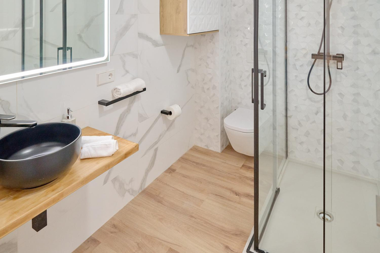 Bathroom 2, Ciutat Vella Modern Apartments, Valencia