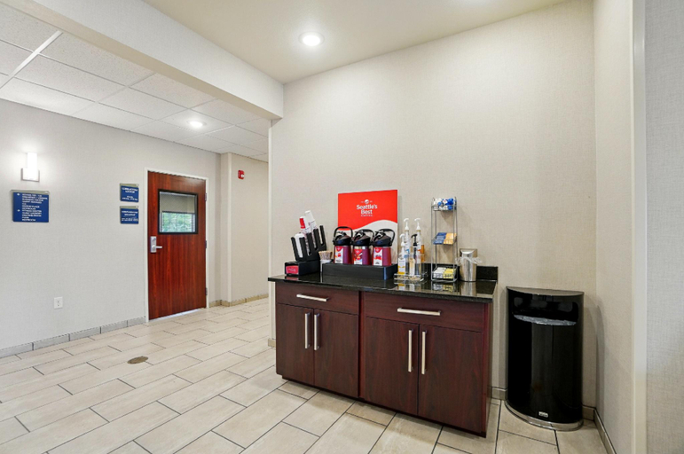 Food & Drinks 4, Cobblestone Hotel & Suites - Russells Point at Indian Lake, Logan