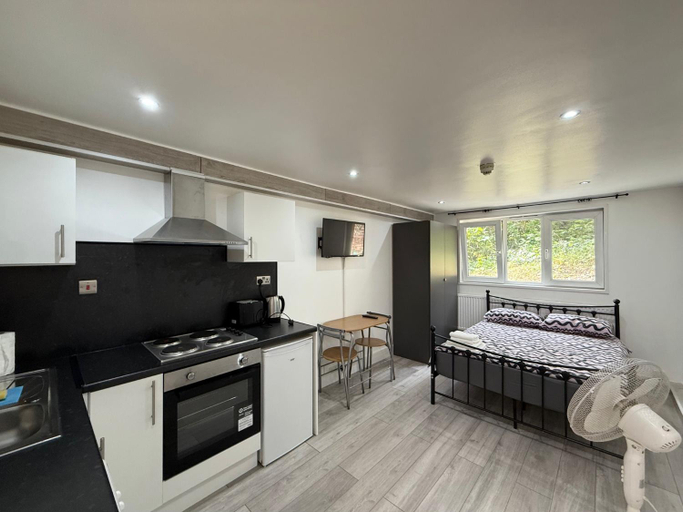 Others 4, Comfy Apartments - Finchley Road, London
