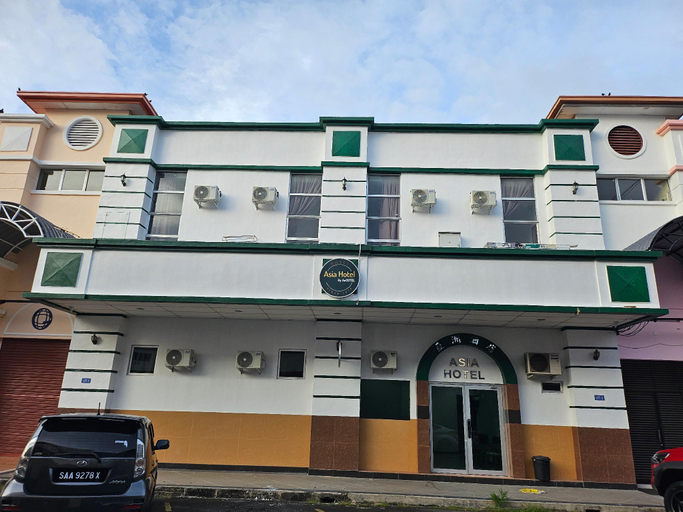 Exterior & Views