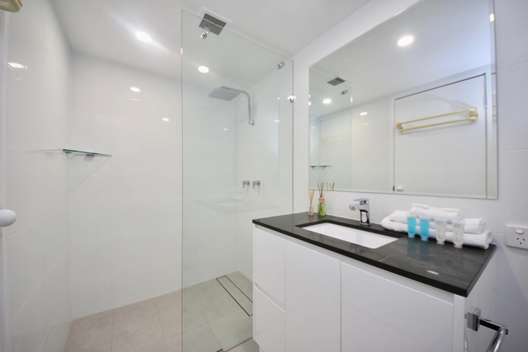 Bathroom 4, Diamond Beach Resort, Family apartment #155, Gold Coast