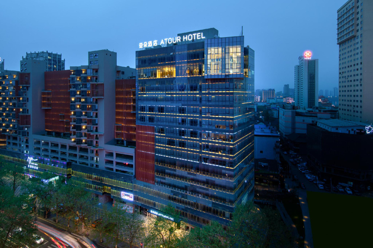 Exterior & Views