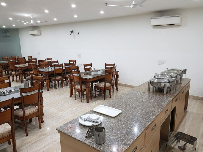 Food & Drinks 4, Blue neck Near Medanta Hospital, Gurgaon